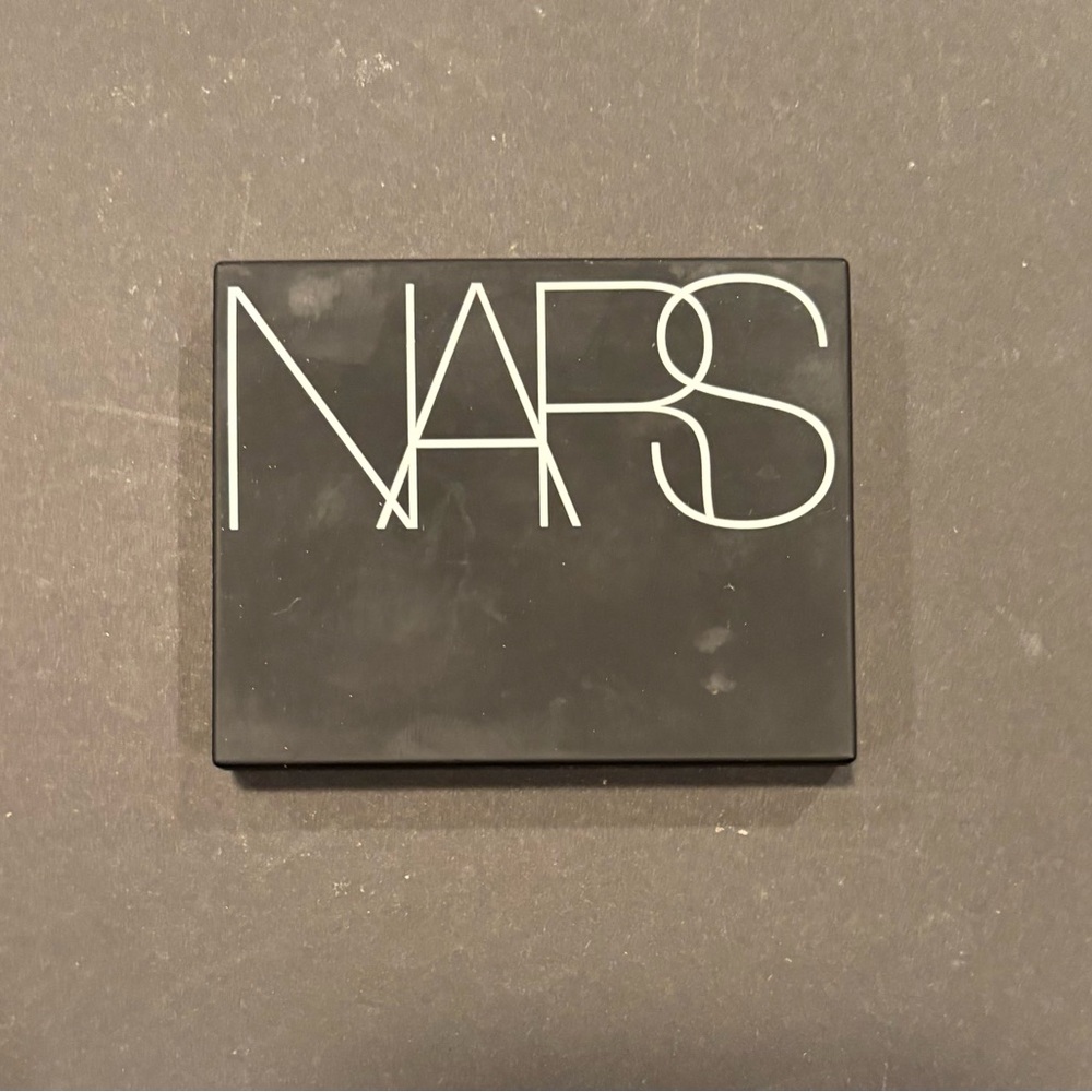 NEW NARS Bold Blue and Green Eyeshadow Quad in Moskova - Picture 8 of 9